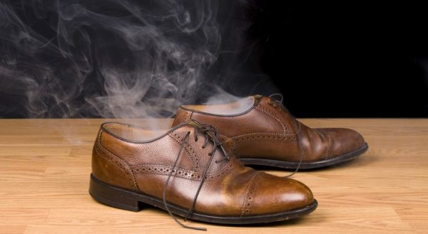Неприятный запах в обуви: причины и способы избавления