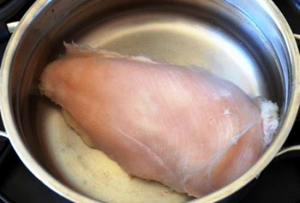 Салаты из куриной грудки: 7 простых и вкусных рецептов