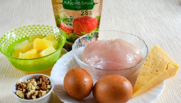Классический салат с курицей и ананасом - рецепт вашего любимого блюда