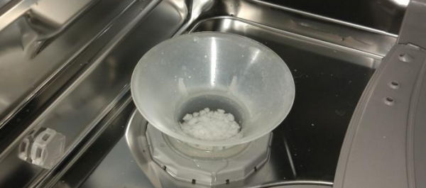Соль для посудомоечных машин: как продлить жизнь вашему прибору