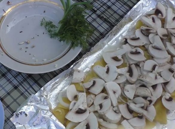 Вкусные овощи и грибы на гриле: украсьте пикник вкусным блюдом