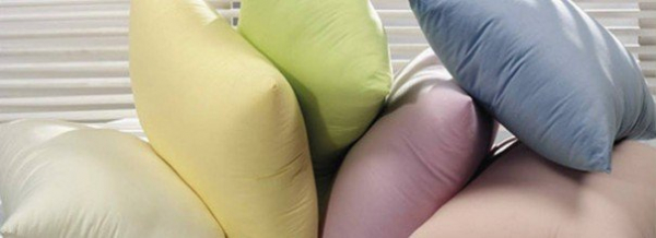 На заметку хозяйке: как правильно стирать перьевую подушку