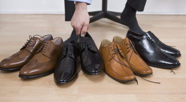 Если ваши любимые туфли обтягивают, не отчаивайтесь, их можно растянуть.