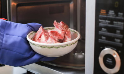 Разморозка мяса в микроволновке: как разморозить, сколько минут займет свинину, говядину, курицу?