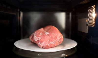Разморозка мяса в микроволновке: как разморозить, сколько минут займет свинину, говядину, курицу?