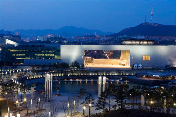 Масштабные и уникальные: 12 крупнейших музеев мира