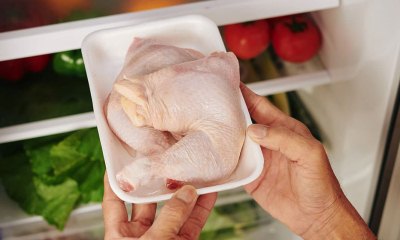 Сколько можно хранить курицу в холодильнике, какой срок годности свежей, срок годности после разморозки, готовой, правила разморозки, признаки испорченной курицы