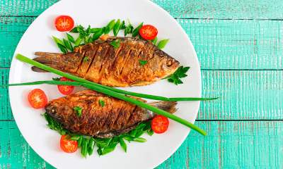Сколько можно хранить вареную рыбу в холодильнике, срок годности запеченной рыбы, в какой таре лучше хранить готовое блюдо?