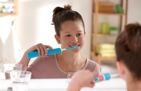 11 лучших электрических зубных щеток для детей