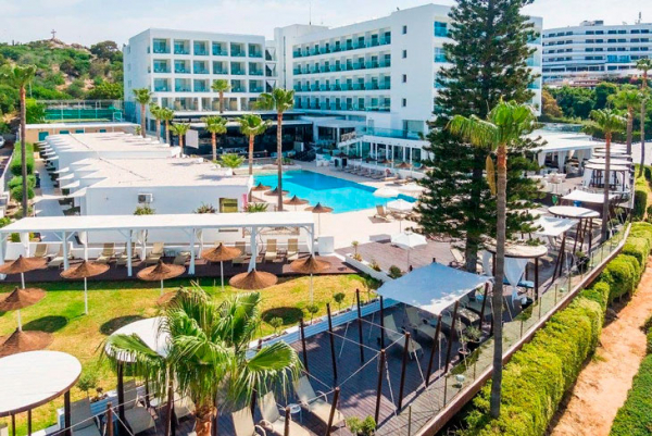 15 лучших отелей Кипра - рейтинг на 2022 год