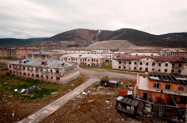Нет людей, нет жизни: 14 заброшенных городов России
