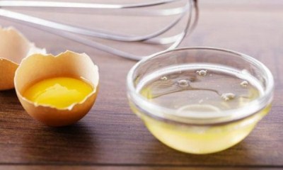 Сколько хранится яичный белок в холодильнике, сколько можно хранить при комнатной температуре, в вареном, сыром взбитом виде, как увеличивается срок годности продукта?