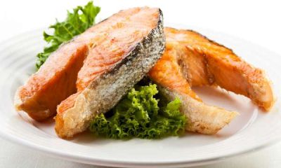 Сколько можно хранить жареную рыбу в холодильнике, можно ли замораживать, как правильно хранить, каков срок годности продукта?