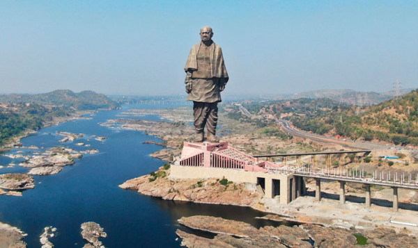 Впечатляющие вмятины: 10 самых больших статуй в мире